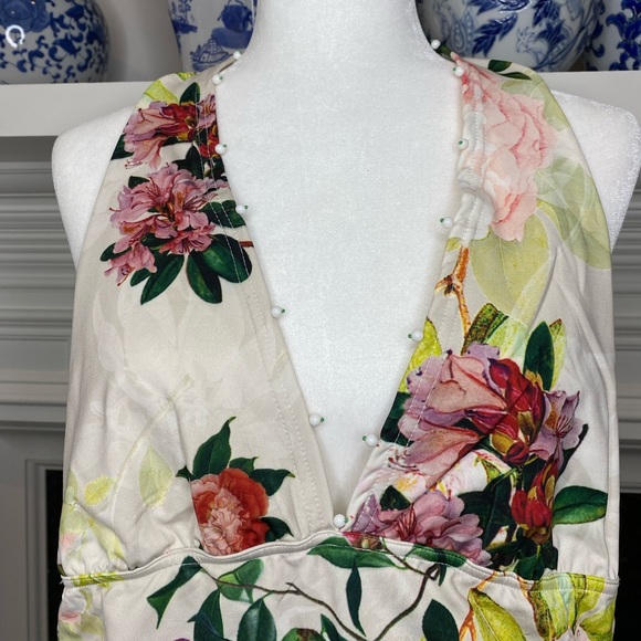 Rococo Sand Beaded Floral One Piece Swimsuit
Floral Swimsuit - Picture 4 of 13